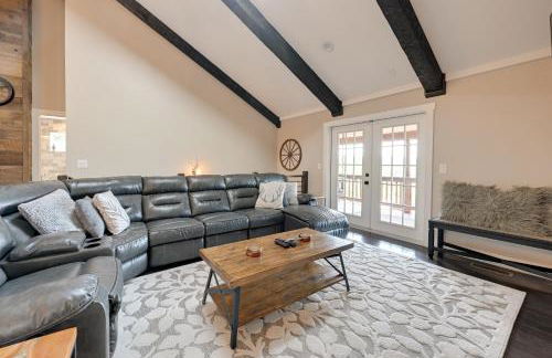 Beautiful Franklin Home with Bunkhouse and Hot Tub! - Foto 5