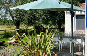 Gîtes de charme "l'écrin de Vendée" jacuzzi privatif, piscine chauffée, prestations bien être, vélos à 10 mn de l'océan sur 3,5 h de verdure - Photo 63