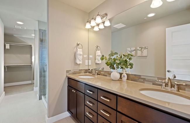 Quiet Urban Community – Designer Home W/ Hot Tub! - Foto 15