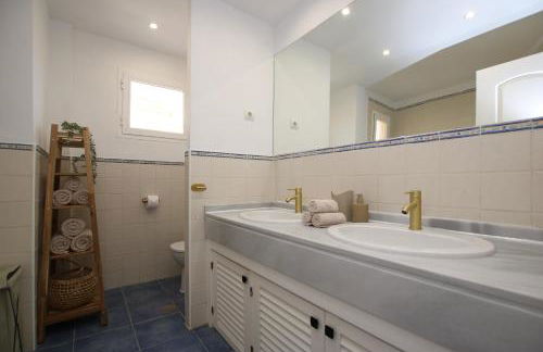 Luxe Appartement in Mijas met Zeezicht & Zwembad - Photo 26