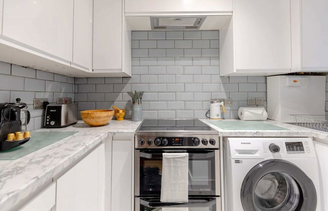 Central & Stylish 1BD Flat - 8mins to Greenwich! - Photo 8