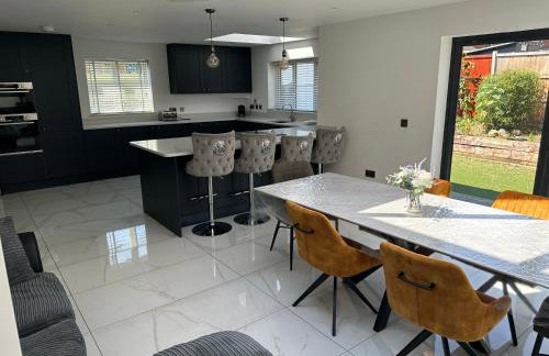 PARK VIEW, 6 bed family home, wifi parking, garden - Foto 6