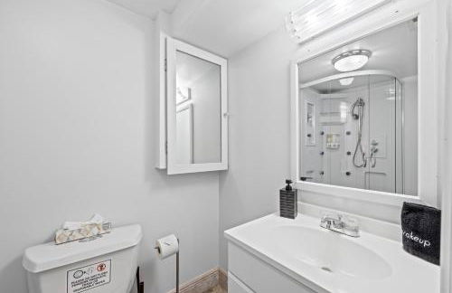 --Free Parking & 2 King Beds -- Vintage Retreat -- Floyd's Freedom - Foto 24