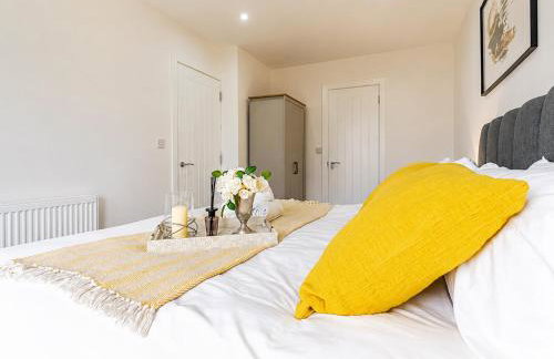 Bridge Court by Sterling Edge - Stylish 1-Bed Apartments with Balcony or Private Garden and Free Onsite Parking - Foto 2