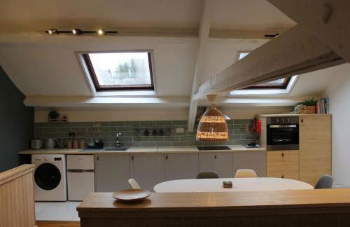 Stylish & Spacious Town Centre Duplex Apartment - Photo 6