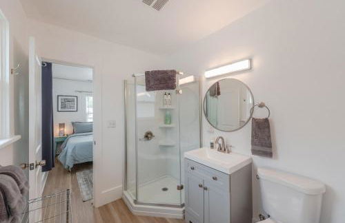 #StayinMyDistrict Coos Bay Goldfinch Cottage - Foto 14