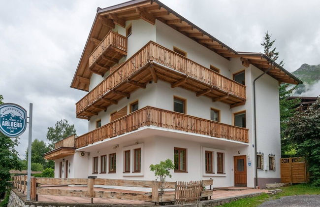 Beautiful Holiday Home Near St Anton Am Arlberg With Sauna - Foto 40