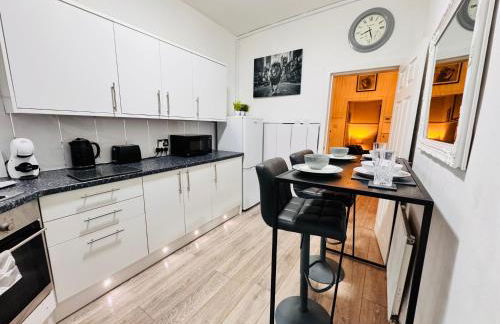 THE LION’S REST - BOUTIQUE APARTMENT SUITE. - Photo 31