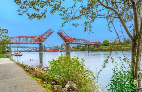 Waterfront Condo, 25ft from riverwalk, Pool & HotTub - Foto 4