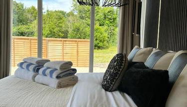 Luxurious Glass House with Private Hot tub - Foto 4, towels