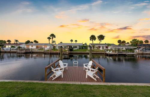 Brand New Saltwater Pool! - Waterfront Canal - Luxury Home - Foto 69