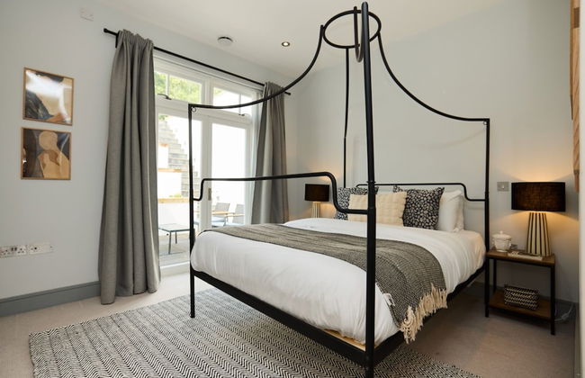 The Putney Hideaway - Modern and Elegant 3bdr Flat With Patio - Photo 15