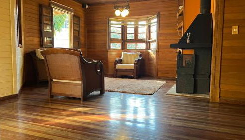 Ampla e luxuosa casa com áreas de lazer - Foto 2