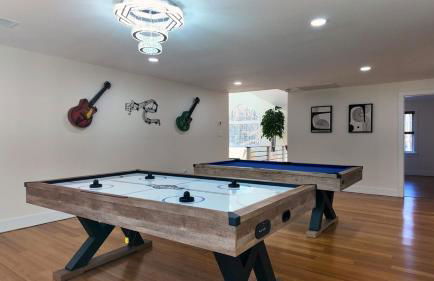 Catskills Escape Hot Tub Massage Chairs & Games - Foto 54