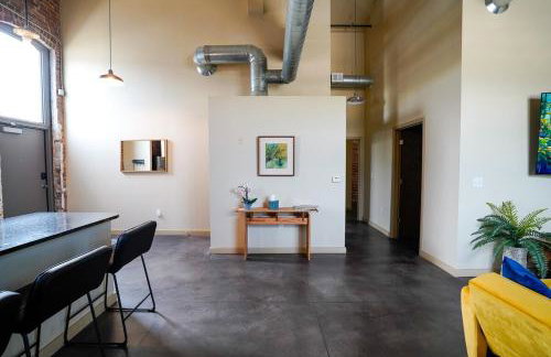 Industrial Escape 2bd 2bath - Photo 41