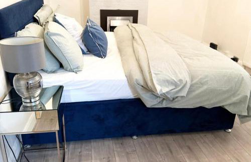 4 Bed House-Garden-Parking-15 min Elizabeth Line - Foto 8