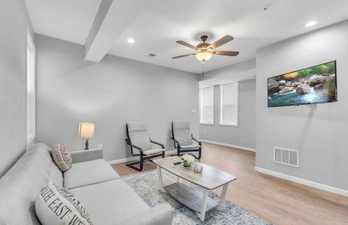 Dave and Busters, Outlets, Convention Center across street w Parking - Sleeps 15 - Foto 11