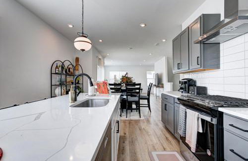 Downtown 1 mi Sleeps 6 wRooftop 3BR 4BED New built Modern Stylish Luxury - Foto 75