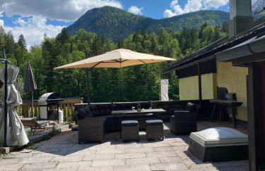 C4S COME4STAY - Alpenblick Watzmann-Kehlstein - TOP Lage im Berchtesgadener Land I bis zu 10 Personen I große Terrasse mit Blick auf die Berge I Smart TV I Billiard I WLAN I kostenloser Parkplatz - Foto 46