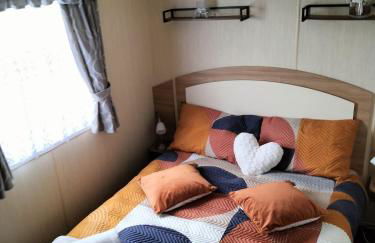 3 Bedroom Caravan, Edi Rita, Robin Hood, Pet Friendly - Photo 6