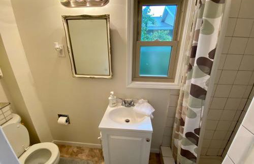 Convenient 2 Bedroom Home in TC - Foto 11