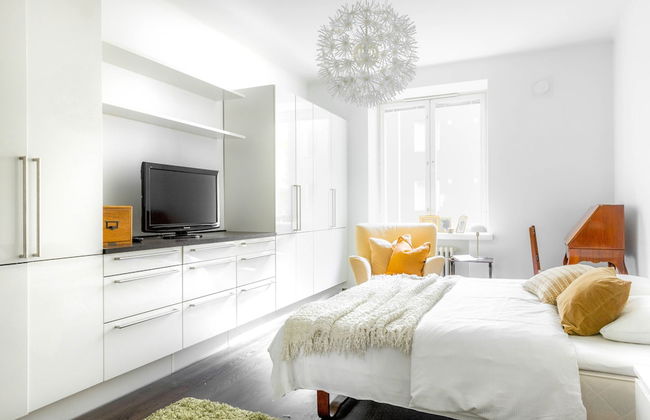 Spacious apt on Tranquil Courtyard - Foto 2