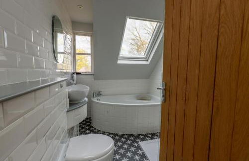 Modernised seven bedroom country house and garden with hot tub - Foto 39