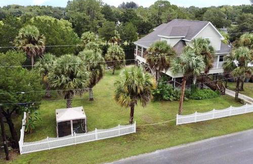 4BR Private Dock, Warm Spring Canal, Kayaks, Canoe - Photo 34