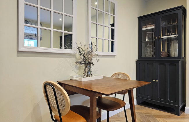 Spacious & Renovated 1-bed Garden Flat in London - Photo 22