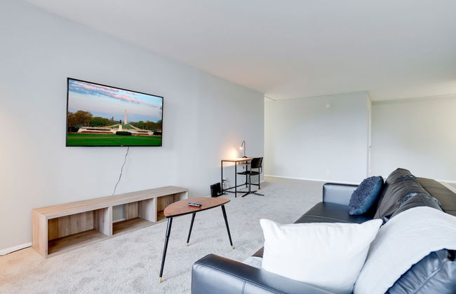 Bright Comfort in DC Apts - Foto 74