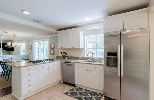 Dozing on Dog River- River Access Dock Yard - Foto 17