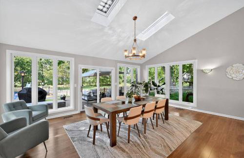 Secluded Luxe 5BR Estate| Pool, Wineries, Near ND - Foto 4