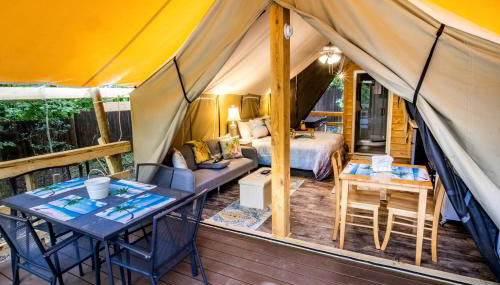 Fabulous West Virginia Glamping Tent - Foto 5