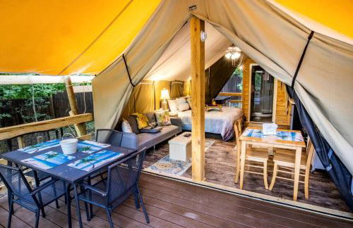 Fabulous West Virginia Glamping Tent - Foto 5