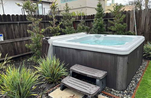 Coastal Retreat - Just Steps to the Beach - Foto 23