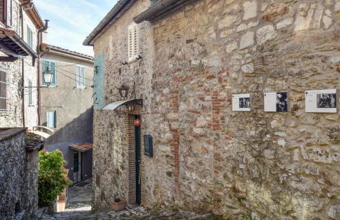 2 Bedroom Lovely Apartment In Gombitelli - Foto 6