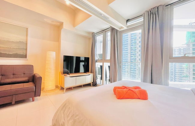 Uptown Parksuites 2 - Photo 9