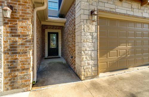 Spacious and Family-Friendly! TAMU Townhome with Yard - Foto 2