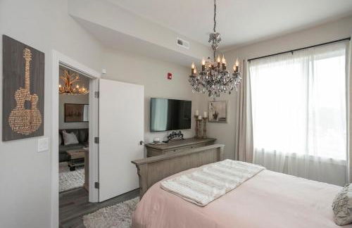 Downtown Luxury Condo at The Southern Belle - Foto 11
