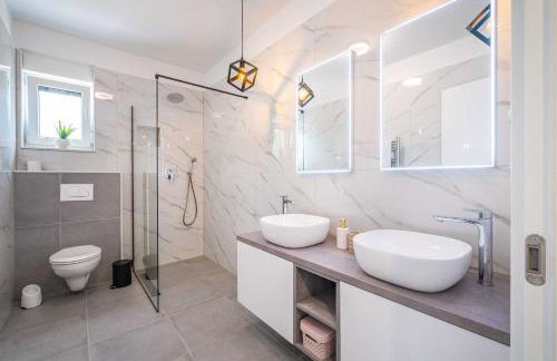 MY DALMATIA - Luxury villa Burra with private pool, jacuzzi and sports court - Foto 40