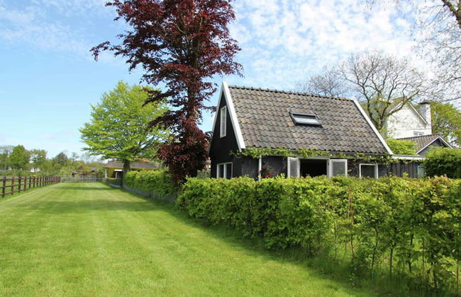 Peacefule Holiday Home for 2 People in Heiloo near Egmond - Photo 1