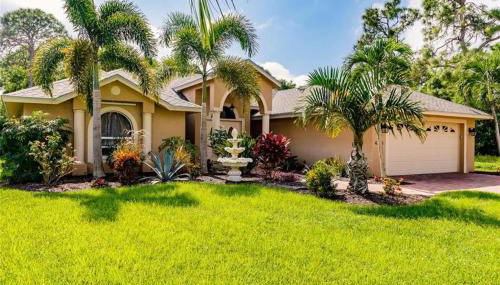 Tiki Paradise House & pool - 10 min to Beach! - Foto 2