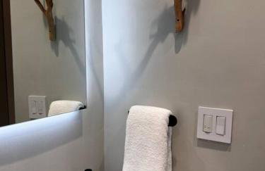 Luxurious Westchester Home Near Miami Clinics - Photo 14