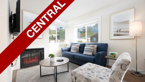 Bright Pacifica Townhouse - Photo 1