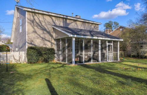 5min drive to AN Golf Club l Pet-Friendly l Big Backyard, BBQ & Fun Activities - Foto 15