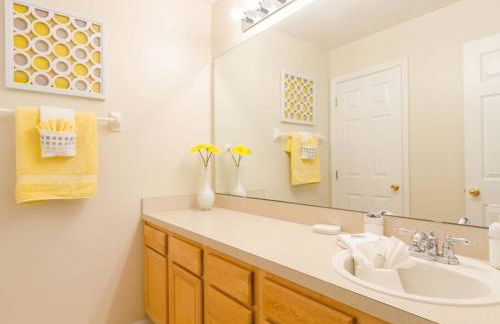 Pool Home * Large Master Bedroom - Foto 18