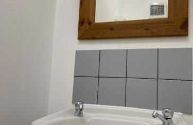 Luxury-Style Retreat in a Quiet Village - Foto 28