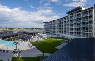 Lakefront Topsider Condo w/ Boat Slip, 2 Pools & Large Deck - Foto 58