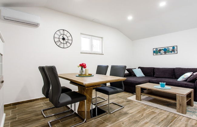 Torine - Capacious Holiday Home in Neorić with Heated Swimming Pool - Foto 17