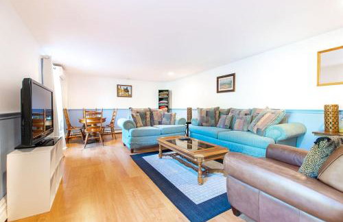 Large Home w Fire Pit and Dogs Welcome - Foto 8